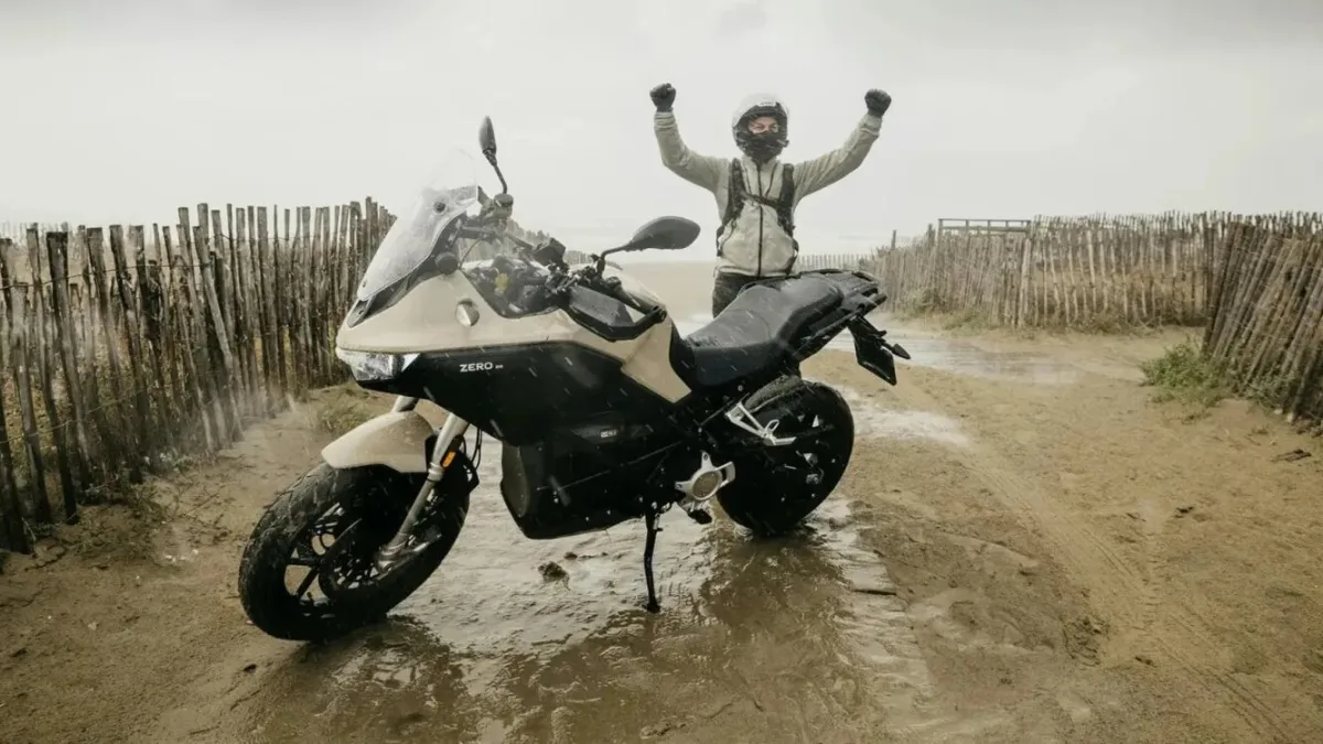 Zero DS Pecahkan Rekor Guinness 436,5 Kilometer Sekali Isi Daya